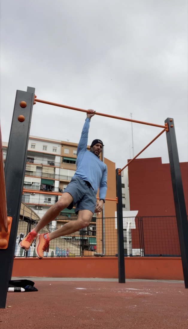עמית מתאמן בנינג'ה ובכושר